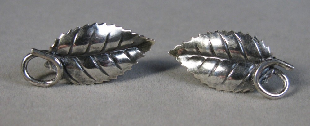 Vintage Sterling Silver Leaf Earrings Screw Backs 3.1g #J4457