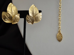 TRIFARI Necklace Clip Earring Set LEAF LEAVES Brush Gold Tone Vintage 19 in. Vtg
