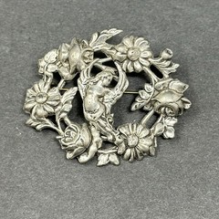 Art Nouveau Brooch Pin Repousse Floral Wreath Art Deco 2″ Vintage