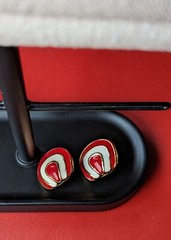 Vintage Red White Off Cream Enamel Gold Tone Clip 1″ Bold Horseshoe Earrings