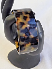 1” Wide Faux Tortoise Shell Lucite Plastic Cuff Bracelet 2.25″ diameter Vintage