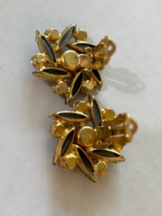 Vintage TARA by D&E Juliana Clip Earrings Gray Navette AB Rhinestones 1”