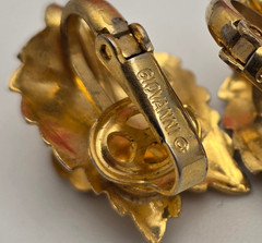 Vintage Giovanni Gold Tone Double Leaf Clip On Earrings Textured Botanical 21mm