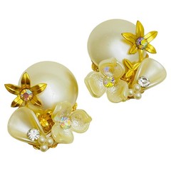 Vintage gold rhinestone pearl designer clip on earrings