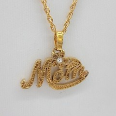 Vintage Avon Mom Necklace Daisy Flower Spellout Pendant 18″ Goldtone Chain