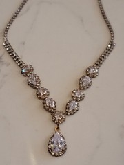 Vintage Style Rhinestone Necklace Clear Crystal Teardrop Pendant 18″