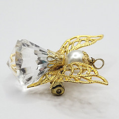 Angel Filigree Wings Gold Tone Faux Pearl Acrylic Vintage Pendant Brooch Pin