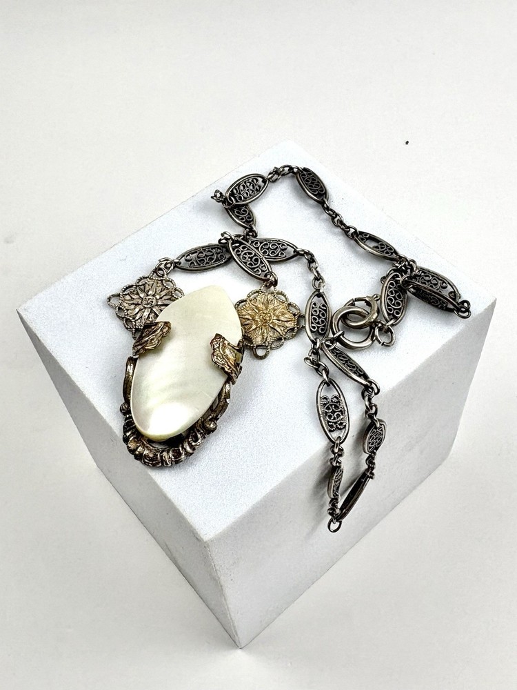 VTG Nouveau Deco MOP & Silver Filigree Pendant & Filigree Chain Necklace 15.25”