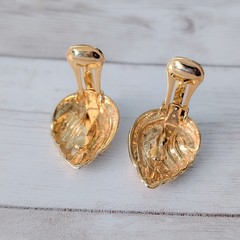 Vintage Clip On Earrings Large 1 & 1/8″ Gold Tone Stylish