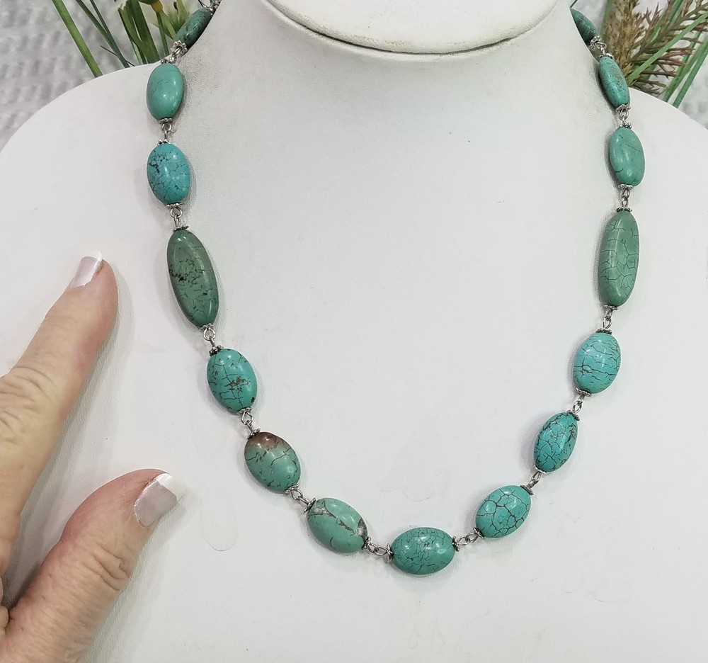 Vintage Linked Oval Turquoise Stone Bead and Silver Tone Necklace