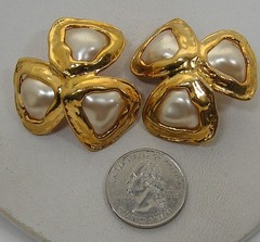 Rare Chanel 29 Made in Paris Freeform Baroque 3 Stone Gripoix Pearl Earrings