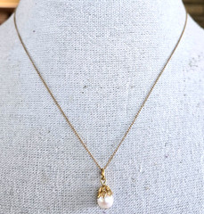 Vintage Faux Pearl Pendant with Gold Filled Chain Necklace 18″ Spring Ring Clasp