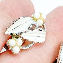 Coro Vintage White Enamel Earrings Silver Tone Clip On Hinge Screw Back Signed