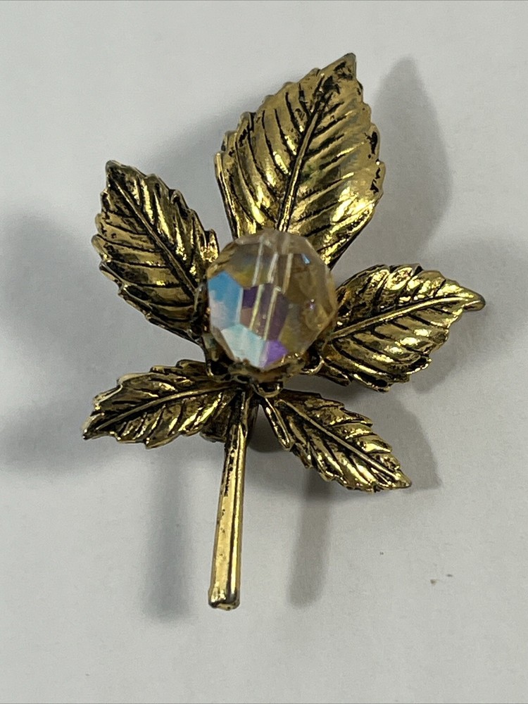 Vintage Leaf Brooch Lapel Pin Gold Tone 1.5 inches