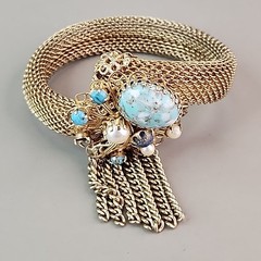 Vintage Mesh Wrap Bracelet Blue Glass Confetti Cabochon Gold Tone Tassel 6.75″