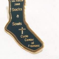 9th Annual Socks 4 Souls Cycle Center of Fremont 2008 Lapel Pin Enamel 1″ Black