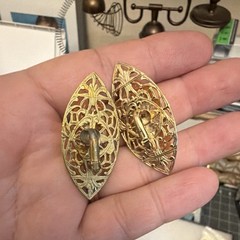 Cameo Brass Gold Tone Victorian Style Fashion Earrings Vintage 1950s-1970s