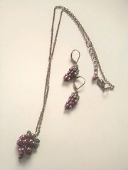 Vintage Jewelry Purple And Green Crystal Grape Cluster Necklace & Earrings Set