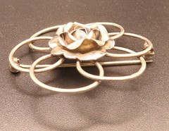 Vintage Mid Century Sterling Silver Interlocking Loop Wire 3D Rose Flower Brooch