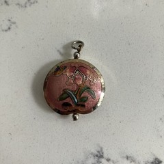 VINTAGE CLOISONNE PENDANT ENAMEL BOTH SIDES DOMED RED PINK FLORAL GOLD-TONE