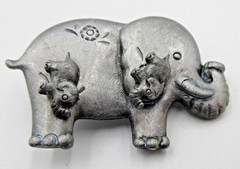 VTG UNUSUAL SET silver tone stud PIERCED DAINTY EARRINGS Elephant flower BROOCH