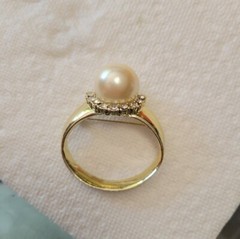 Vtg AJC Signed 80’s Faux Pearl Rhinestone Gold tone Ring Statement Brooch Pin