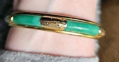 Vintage Apple Green Faux Jade Hinged Clamper Bracelet Bangle Estate find Chain