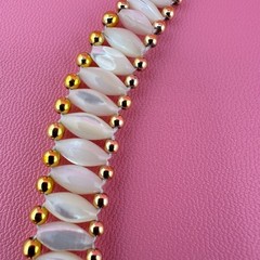 Vintage Polished MOP Necklace Oval Barrel Shape Gold Tone Bead Border Graduated