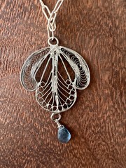 Vintage-Style Silver Filigree Tulip & Aquamarine Necklace – 18″ Length