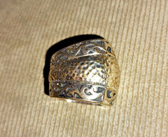 VINTAGE SILVER SCARF SLIDE HAMMERED REPOUSSE’ METAL 40s ESTATE 1 1/8″