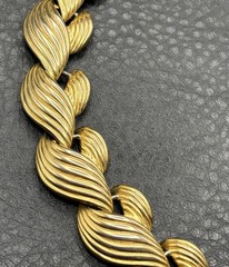 Napier 80s Signed Gold Tone Ribbed Link Necklace Vintage 17” Runway