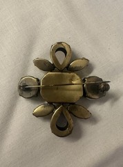 Vintage 1990’s-2000 Icing by Claire’s Green Rhinestone Brooch Pin Gold Tone