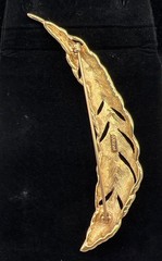 Monet Gold-Tone Feather Brooch 3.5 Inches Elegant Vintage Jewelry Pin