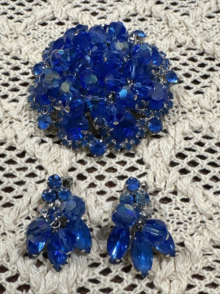 HUGE Vtg Unsigned Juliana D&E Sapphire Blue Rhinestone Brooch Earrings Set 2.3″
