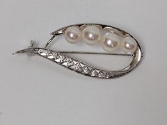 VTG Sterling Silver Brooch 1.75in Leaf Pod 4 Cultured Ivory Pearls MCM 5g Estate