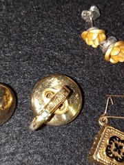 Vintage To Modern Jewlery Lot Brooches Pins Earings Purse Hook Neman Marcus