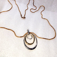 VTG 1990s Gold and Silver Pendant Necklace with Interlocking Hoops by RMN
