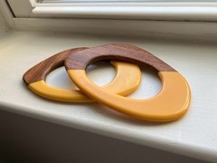 Set Of 2 Rare Vintage Irregular Shape Carved Laminated Bakelite Bangle Bracelets