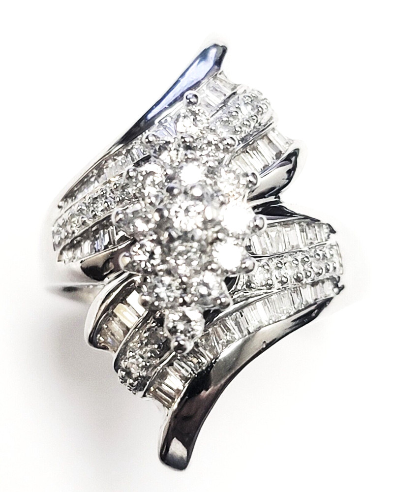 Beautiful 10KT Diamond Cluster Ballerina Cocktail Ring