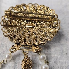 W Germany Filigree Goldtone GREEN RHINESTONE Faux Pearl 3 DANGLE Brooch Clip-ons