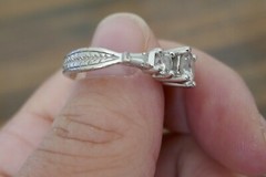 Vintage Sterling Silver & Cubic Zirconia Ring – Size 6.75 / 4.2 Grams