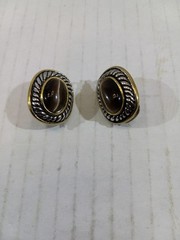 Vintage 2 Tone Y2K Renaissance Etruscan Revival Clip-On Earrings 1980-1990’s Era