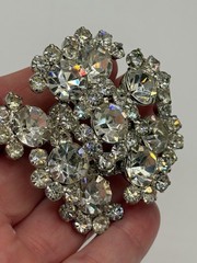 Vtg JULIANA Clear Crystal Glass Rhinestones Snowflake Sparkle Brooch Pin READ