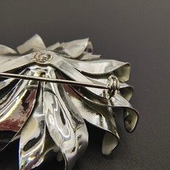 Vintage 3D Flower Brooch Pin Brushed Silver Tone Curled Petals Retro 1960s 2″