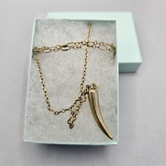 Vintage Dainty Gold Tone Chain Necklace Talon Claw Horn Pendant 3 Layered 16″