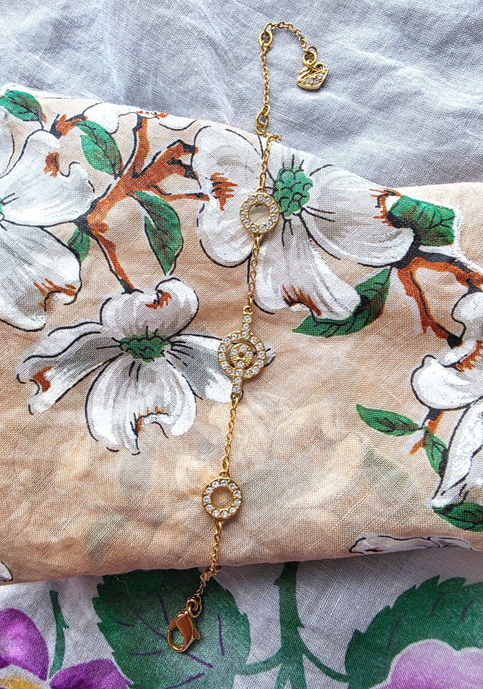 Vintage Bracelet Swan Signed Swarovski Crystals Geometric Chain Gold Tone 7.5″ L