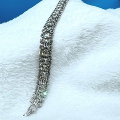 Vintage Weiss Rhinestone Bracelet Baguettes Fold Over Clasp .5″ 6.5″