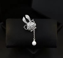 Sterling Silver Intellectual Bunny Rabbit Brooch With 8-9 mm Pearl Drop