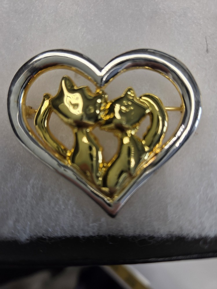 Vtg Danecraft gold/silver tone cat Couple Heart Pin