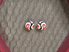 Vintage Red Off White Black Enamel Inlay Round Dangle Earrings Silvertone